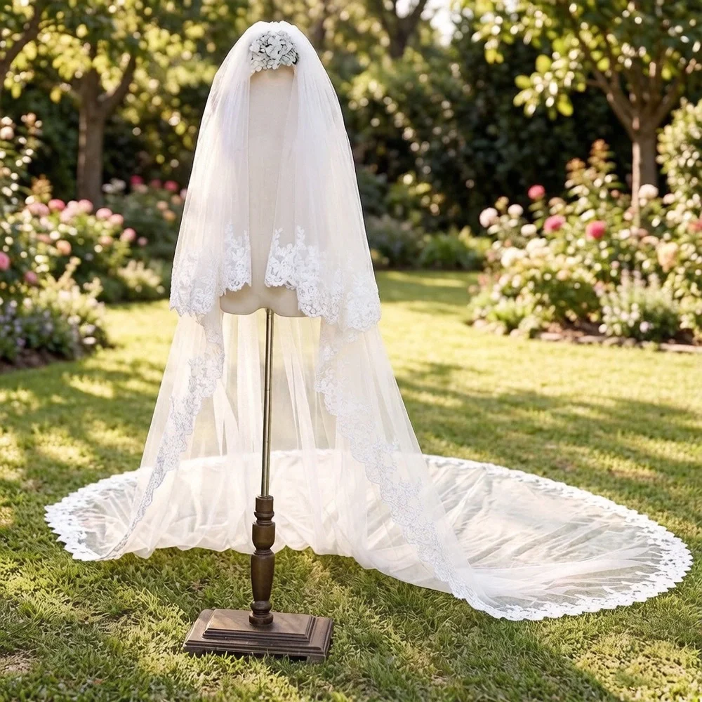 3.5M Cathedral-Length Lace Edge Wedding Veil in Ivory